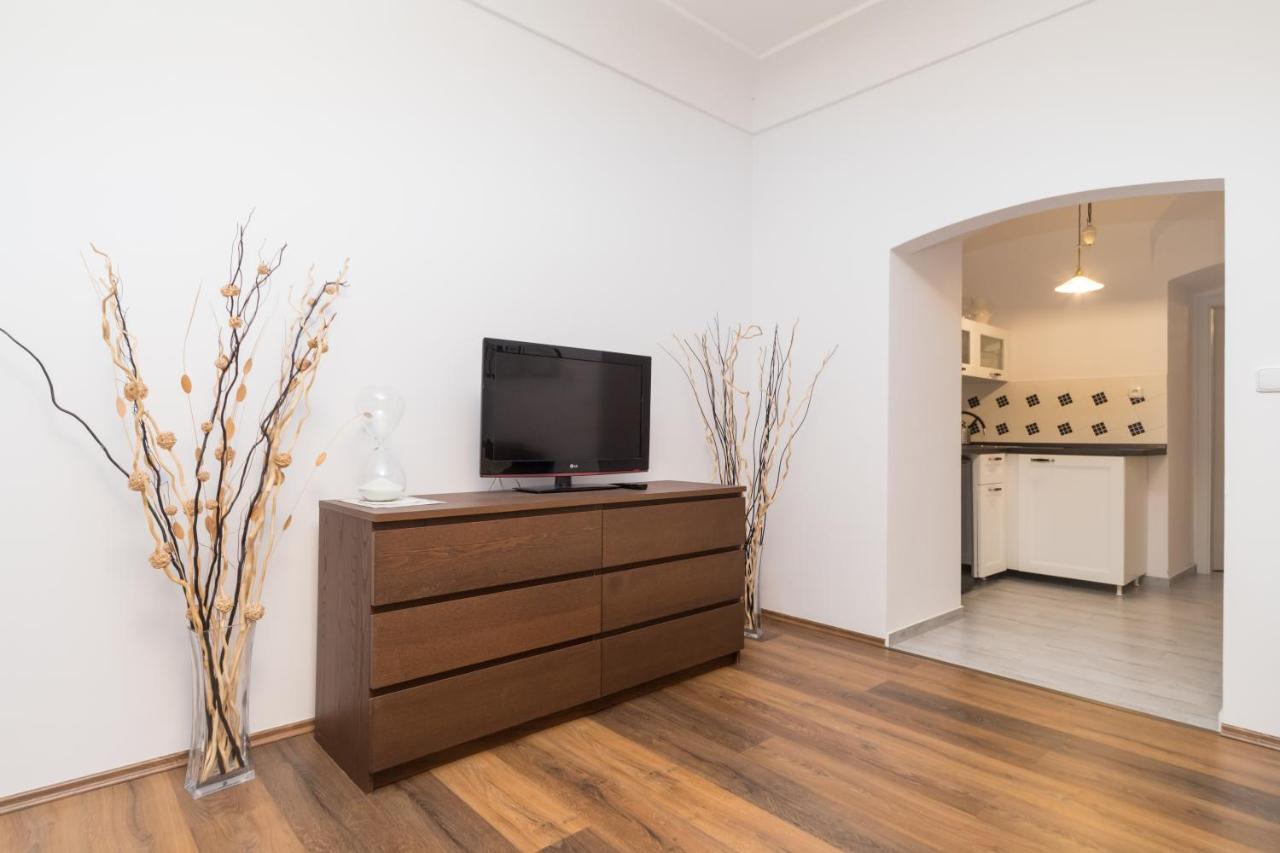 Budyne Apartment Ii. Budyne nad Ohri Eksteriør bilde